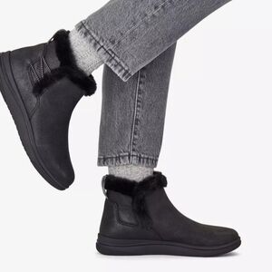 Clarks Cloudsteppers Breeze Fur Black Boots Size 6